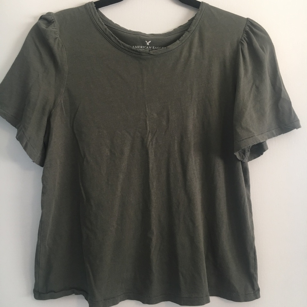 American Eagle Outfitters slightly cropped tee